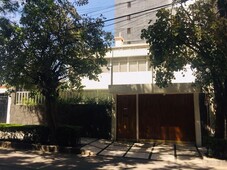 CASA EN VENTA DE 6 RECS EN COL. NÁPOLES