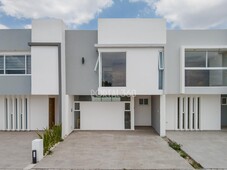 doomos. casa con jardín cerca de blvd. atlixco