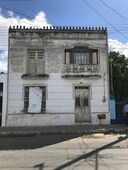 magnífica casa con 3 departamentos en venta en el barrio de santiago, mérida yuc