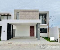 3 cuartos, 227 m casa a venta con recamara en planta baja en lomas del