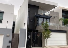 Se vende casa de 4 recámaras en Hacienda Agua Caliente, Tijuana PMR-1506