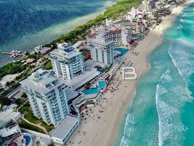 Doomos. Venta Departamento 3 Recamaras En Cancun Acceso Al Mar