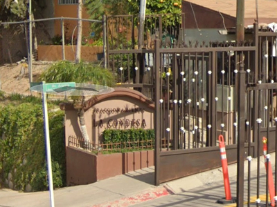 Casa De Remate Bancario En La Condesa, Residencial Esmeralda, Tijuana, Baja California. (no Créditos)