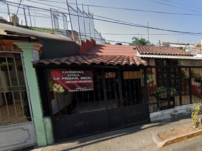 Casa En Remate Bancario En Jaridnes De Los Historiadores, Guadalajara, Jalisco. (65% Debajo De Su Valor Comercial, Solo Recursos Propiso, Unica Oportunidad)