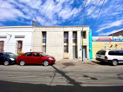 Edificio Con Dos Departamentos En Venta En Guadalajara