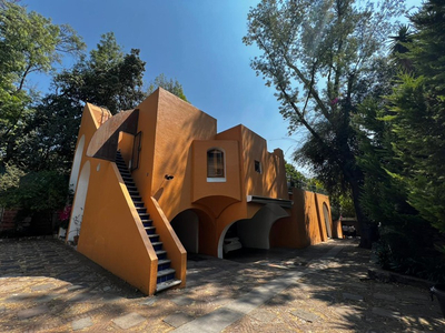 Excelente Condominio De Solo 4 Casas, A Media Cuadra Plaza De Los Arcángeles