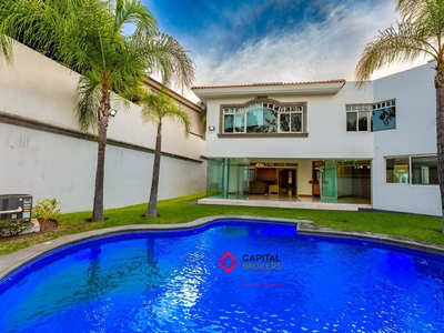 Hermosa Casa En Venta De Lujo En Puerta De Hierro