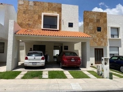A) Casa De 275m2 En Venta En Juriquilla Santa Fe Excelente Ubicación Y Amenidades, Remate Inmobiliario