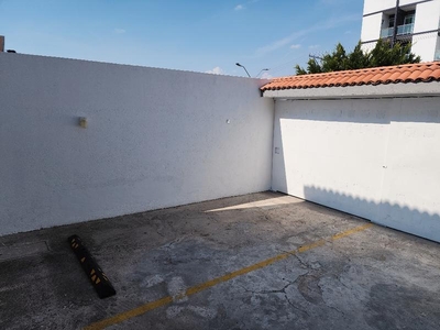 Casa en Renta con uso suelo comercial y de servicios en Colinas del Cimatario Queretaro.