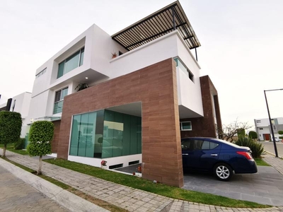 Casas en venta - 205m2 - 4 recámaras - Lomas de Angelópolis - $5,800,000