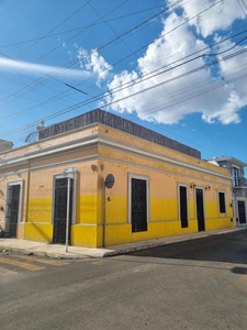 Casa en renta en Merida, en el Centro. Con terraza