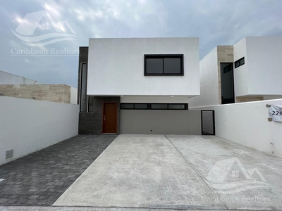Doomos. Casa en venta en Manantiales Veracruz gran ubicacion y plusvalia en tu nuevo hogar TRJ6553