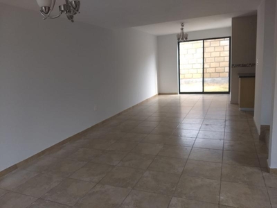 EXCELENTE CASA EN RENTA EN JURIQUILLA SANTA FE