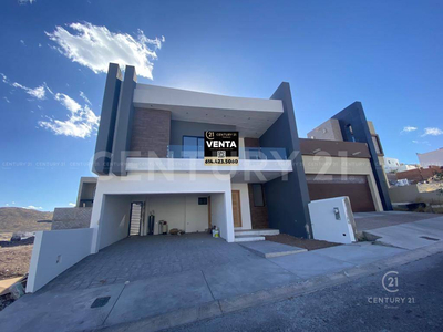 Casa En Venta En Bosques Del Valle Iii, Chihuahua Chih.