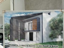 Casa en Lomas de Angelopolis con habitaciÃ³n y baÃ±o completo en planta baja