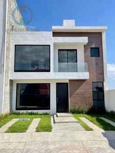 Casa en Pachuca, a 5 min de plaza Explanada, Platinum Residencial