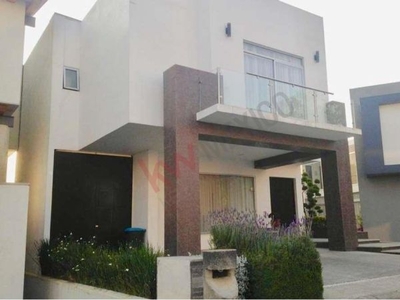 CASA EN VENTA EN RESIDENCIAL LA LOMA - JUNTO AL CLUB DE GOLF LOS ENCINOS