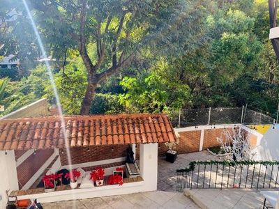 Casa Sola en Venta, 4 Recamaras, Col. Analco