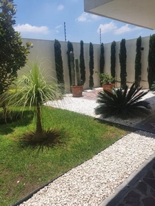 En Venta Casa en Lomas de Juriquilla, Doble Altura, 3 Niveles, Roof Garden..