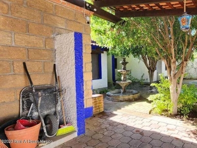 EN VENTA CASA ESTILO COLONIAL MEXICANO 3 RECÁMARAS JARDÍN ESTUDIO NR-23-3973