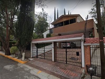 GRAN CASA CON BONITO JARDIN EN VENTA!! EN BOSQUES DE LAGO, CUAUTITLAN IZCALLI!!!