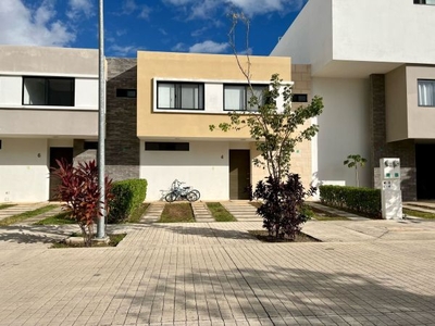 Hermosa casa en una de las mejores zonas de plusvalía de Cancún
