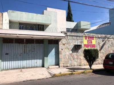 Hermosa y Amplia Casa con Departamentos en Texcoco, Estado de México