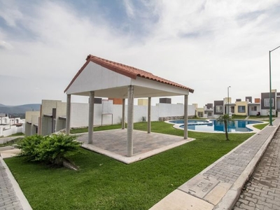 Nueva casa en venta de 2 recamaras con alberca y parque acuático en Xochitepec.
