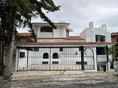 Casa en renta Islas Revillagigedo 112, Residencial Chiluca, Chiluca Y Club De Golf Chiluca, Ciudad López Mateos, Estado De México, México