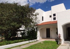 casa en merida en renta 4 rec 43,000 en club de golf la ceiba f11281