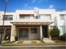 casa en renta amueblada en clúster la castellana lomas de angelópolis