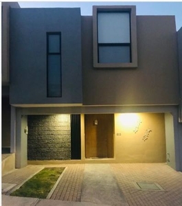 BONITA Y ACOGEDORA CASA EN ZIBATA QUERÉTARO