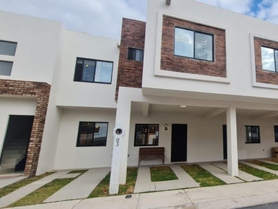 CASA EN VENTA, EN CIUDAD DEL SOL