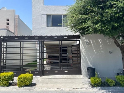 CASA EN VENTA EN LAS LOMAS SEC BOSQUES