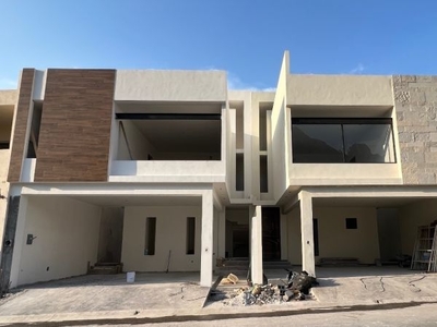 Estrena Casa en Cumbres Elite Premier, García