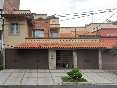 Hermosa Casa En Del Carmen, Coyoacan A Un Increible Precio De Remate Bancario