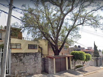 Casa en venta Calle Abedules 104-120, Fraccionamiento La Virgen, Metepec, México, 52149, Mex
