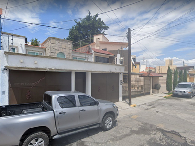 Casa en venta Calle Los Lirios 101, Casa Blanca, Metepec, México, 52175, Mex