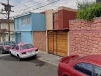 Casa en venta Calle Otumba 58-88, Centro Urbano, Fraccionamiento Cumbria, Cuautitlán Izcalli, México, 54740, Mex