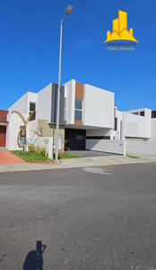 Casa En Venta Con Doble Altura En Lomas De La Rioja, Ver.