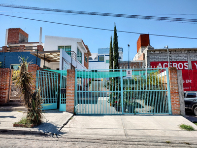 Edificio En Venta, Para Oficina, Kinder, Primaria En Santa Bárbara, Querétaro