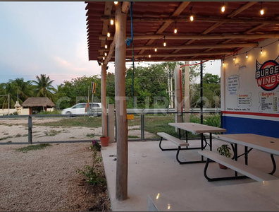 Venta De Casa Con Comercio En Bacaral Quintana Roo, Mexico