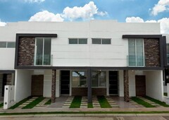 casas en venta - 110m2 - 3 recámaras - san isidro juriquilla - 2,722,570