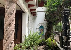 Casona en venta en 3 niveles c/ jardin Santo Tomas