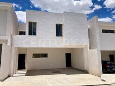 se vende casa nueva en fracc privado en la aurora