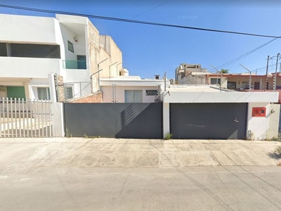 Casa de un nivel remodelada en venta en Altamira