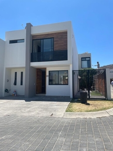 CASA EN ESQUINA Y CON EXCEDENTE 3690000