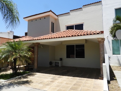 CASA EN SAN MARTIN DEL TAJO FRENTE AL PARQUE, CERCA DE PUNTO SUR, EL CIELO