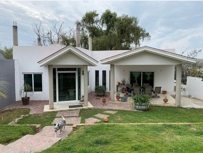 CASA EN VENTA EN FRACC. EL CORTIJO SAN AGUSTIN TLAJOMULCO DE ZUÑIGA.