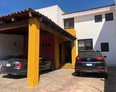 Casa en venta en fraccionamiento jardines vallarta, Zapopan, Jalisco